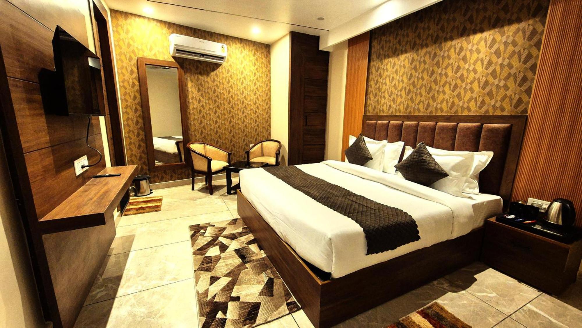 Hotel Hari Dhara, 100 Meters From Har-Ki-Pauri Haridwār Exterior photo